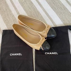 Chanel Ballet Flats - Beige & Black Lambskin - size 36.5